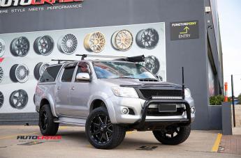 TOYOTA HILUX N70 4WD BLADE  OR GLOSS BLACK MILLED